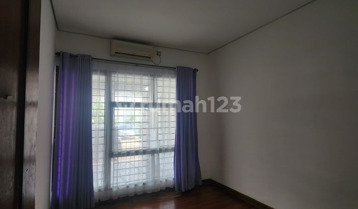 DISEWAKAN Rumah Bagus Rapih Siap Huni di Emerald Town House DISEWAKAN Rumah Bagus Rapih Siap Huni di Emerald Town House