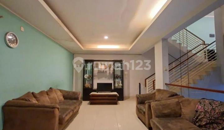 TURUN HARGA Rumah Semi Furnished Cantik di Kebayoran Bintaro TURUN HARGA Rumah Semi Furnished Cantik di Kebayoran Bintaro