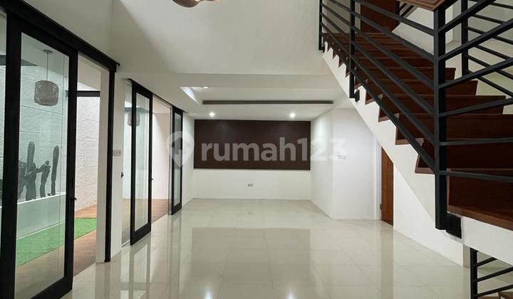 DISEWAKAN Rumah Modern Siap Huni di Puri Bintaro DISEWAKAN Rumah Modern Siap Huni di Puri Bintaro