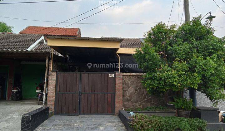 Rumah Bagus Unfurnished SHM di Jalan Raya Junwangi, Sidoarjo 1