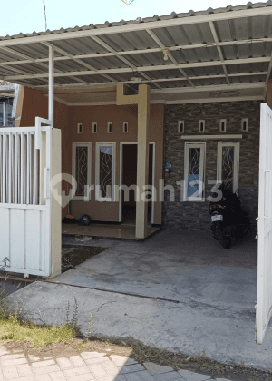 Rumah Bagus Unfurnished SHM di Medokan Tambak, Surabaya 2