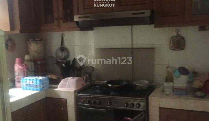 Rumah Bagus Unfurnished SHM di Gayungan, Surabaya 1