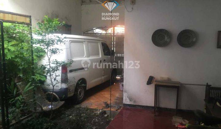 Rumah Bagus Unfurnished SHM di Gayungan, Surabaya 2