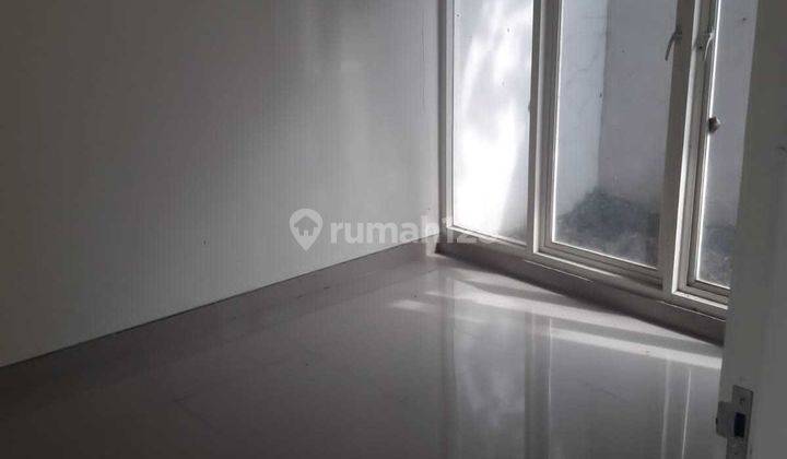 Rumah Bagus Unfurnished SHM di Menganti, Gresik 2