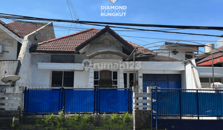 Rumah Surabaya Dekat Tengah Kota 1