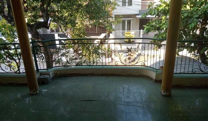 Rumah Surabaya 2 Lantai Strategis DUkuh Kupang Rumah Surabaya 2 Lantai Strategis DUkuh Kupang