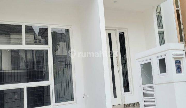 Rumah 2 Lantai Siap Huni Dalam Cluster Emerald Sektor 9 2