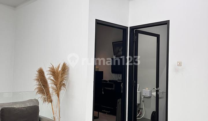 Ready-to-Occupy House in Bintaro Sector 3 2