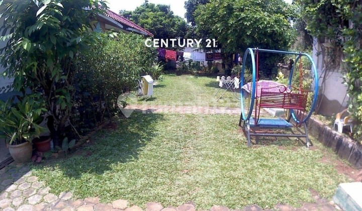 Rumah Tanah Luas Cocok untuk Usaha di Komplek Pajak Js 16037 2