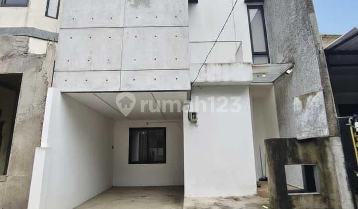 Nice Semi-Furnished House in a Cluster at Graha Bintato