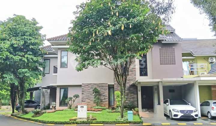 Beautiful House Corner Position, Each Room with Bathroom in Bintaro Sector 9