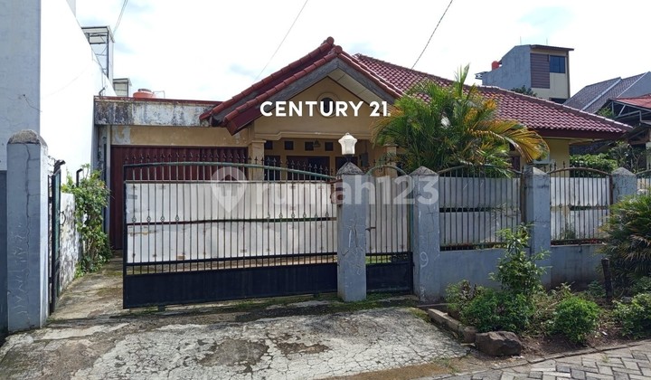 Rumah Tanah Luas Cocok untuk Usaha di Komplek Pajak Js 16037 1