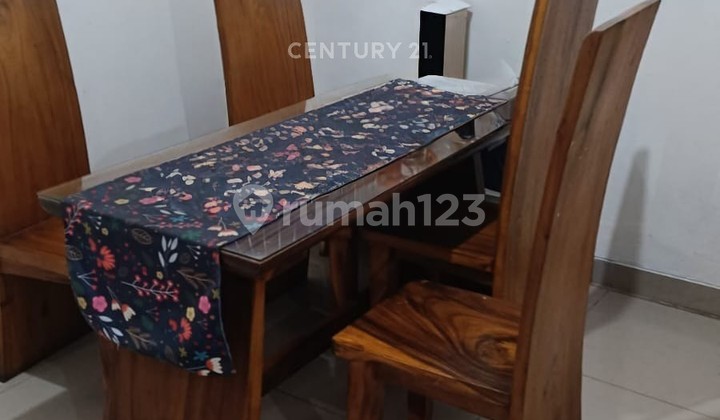 Beautiful Ready-to-Live Home in Bintaro Area Gk17571 Beautiful Ready-to-Live Home in Bintaro Area Gk17571