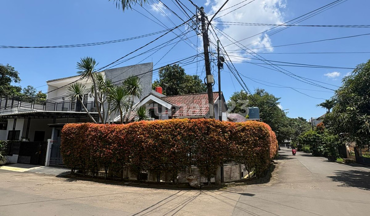 1-Story House Ready to Occupancy Corner Position in Graha Bintaro 1