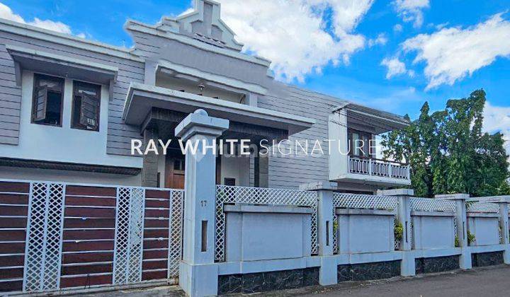 Dijual Rumah Mewah Bagus Lokasi Strategis, SHM Jl Kesehatan Iv  2