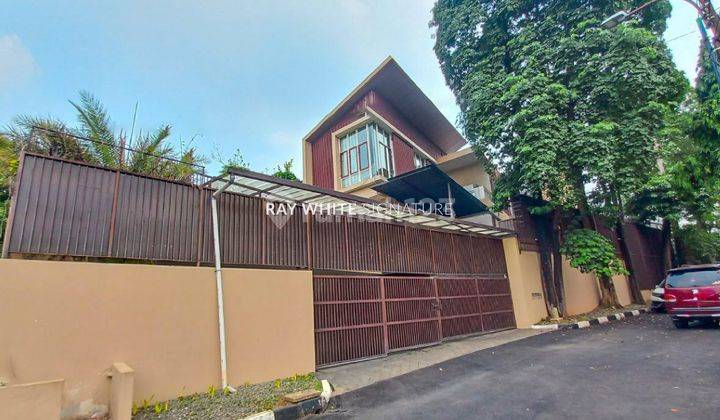 Dijual Rumah Mewah Bagus Simprug Suite Jakarta Selatan SHM  1