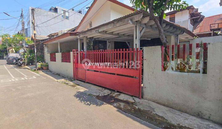 Dijual Rumah Klasik Layak Huni Di Bendungan Hilir SHM  1