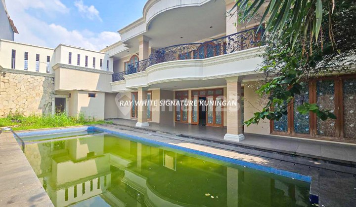 Dijual Rumah Mewah Dwijaya Kebayoran Baru