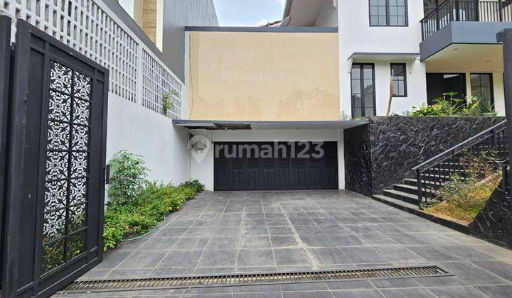 Rumah 2 Lantai Dekat MRT Pondok Indah Jakarta Selatan 1