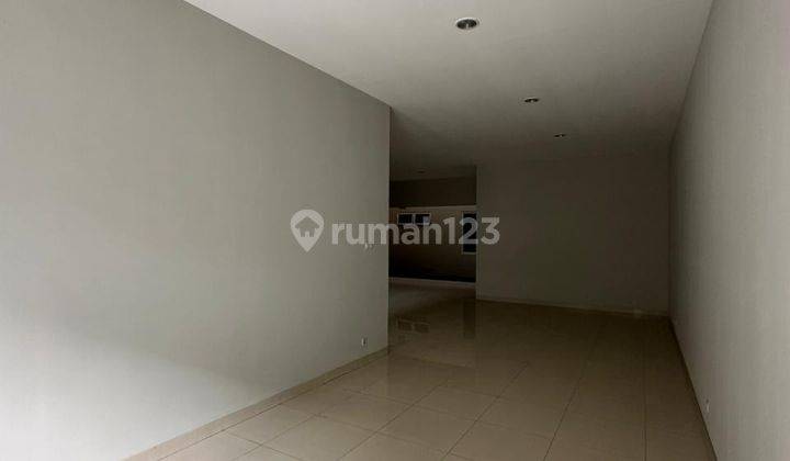 Rumah Bagus 3 Lantai Dengan 5 Kamar Di Pondok Indah 2