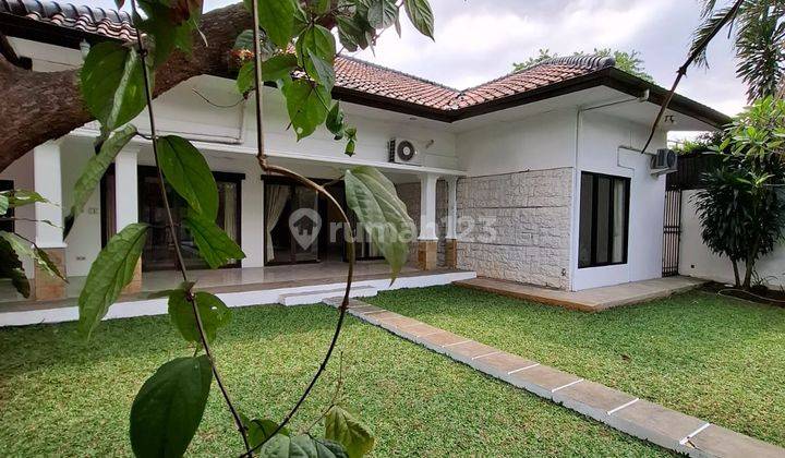 Rumah 1 Lantai 4 Kamar Dengan Kolam Renang Di Kemang 1