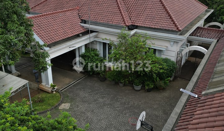 For Sale, Spacious House with a Large Yard in Lebak Bulus 2