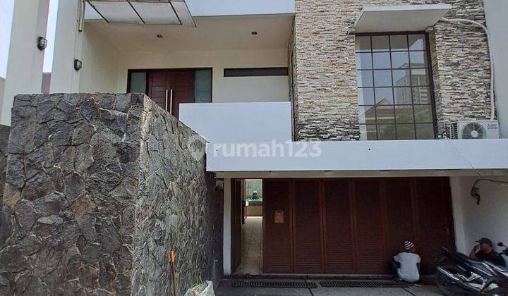 Rumah Sewa Bagus 3 Lantai Hadap Selatan Darmawangsa  1