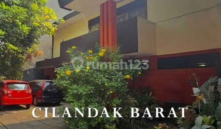 Old House by the Main Road, Suitable for Business on Jl Fatmawati