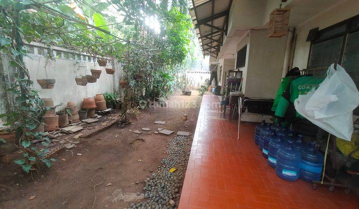 Dijual Rumah Lama Lokasi Strategis di Jalan Rajasa 2 Lantai SHM 1