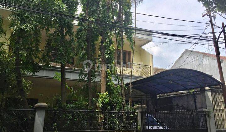 Dijual Rumah Daerah Yang Sangat Strategis di Senopati 1