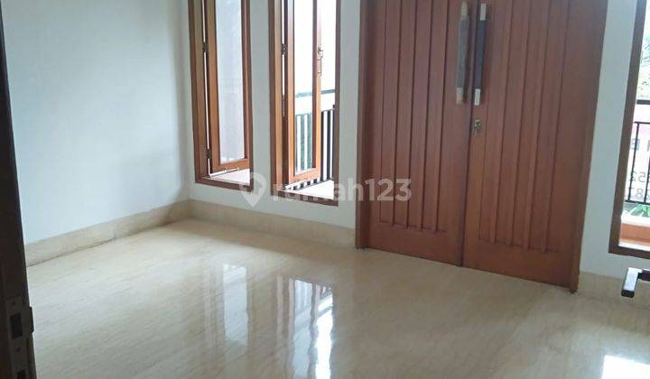 Dijual Rumah Dua Lantai Bagus Unfurnished SHM Area Kemang Timur 1