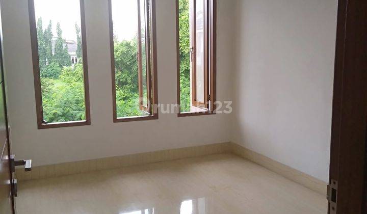 Dijual Rumah Dua Lantai Bagus Unfurnished SHM Area Kemang Timur 2