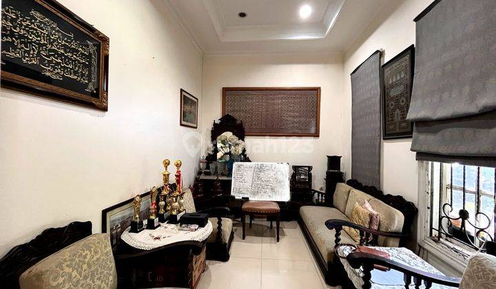 Rumah Butuh Renovasi Unfurnished SHM di Jl. Anggur Barat,  1