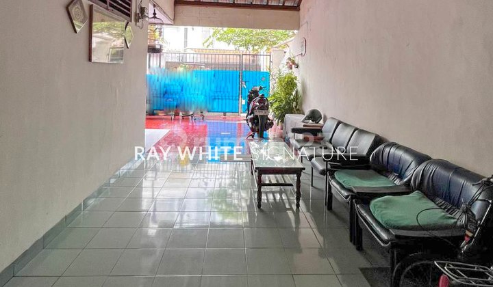 2-Story House Needs Renovation Unfurnished SHM, Benda Street