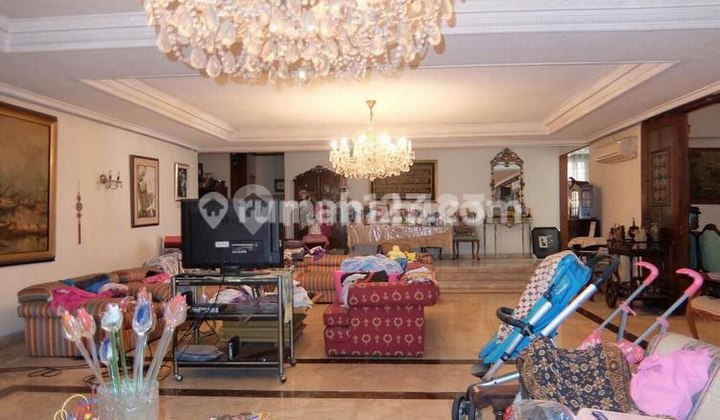 Dijual Rumah 2 Lantai Butuh Renovasi Unfurnished di Jl. Gaharu, 