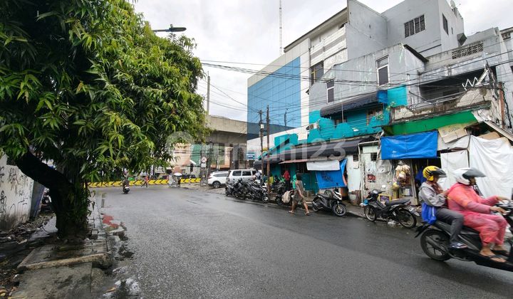 Ruko di Cipete Lokasi Komersil dan Sangat Strategis Dijual