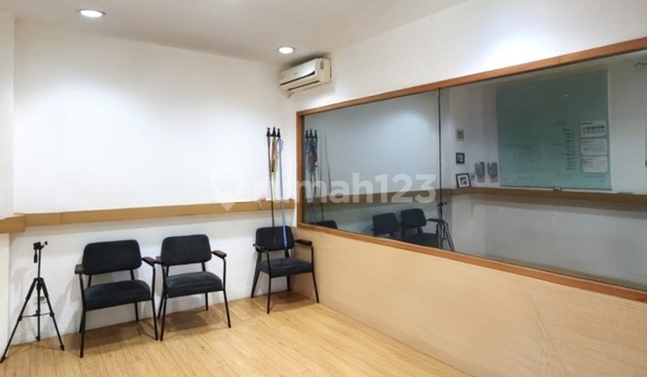 Rumah Lokasi Komersil, Strategis Dekat MRT Dijual Harga NJOP