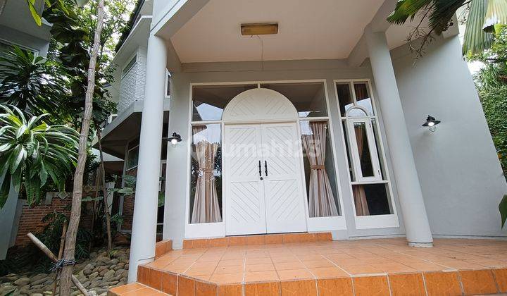 Rumah Semi Furnished Di Jl. Emesde C, Kemang Disewakan 1