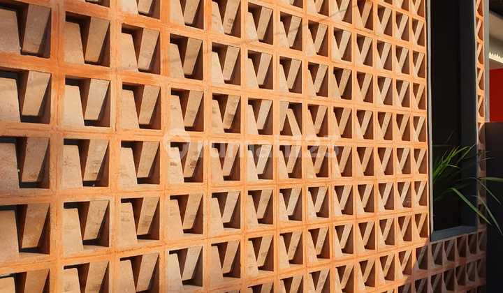 For Sale: House and Commercial Space in Cilandak KKO, Needs Minimal Renovation For Sale: House and Commercial Space in Cilandak KKO, Needs Minimal Renovation