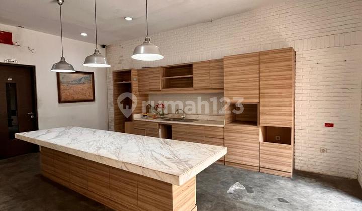 Rumah Dijual Lokasi Strategis Di Scbd, Jakarta Selatan