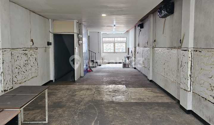 200m2 Shop House, 4 Floors On Jl. Fatmawati Raya For Rent