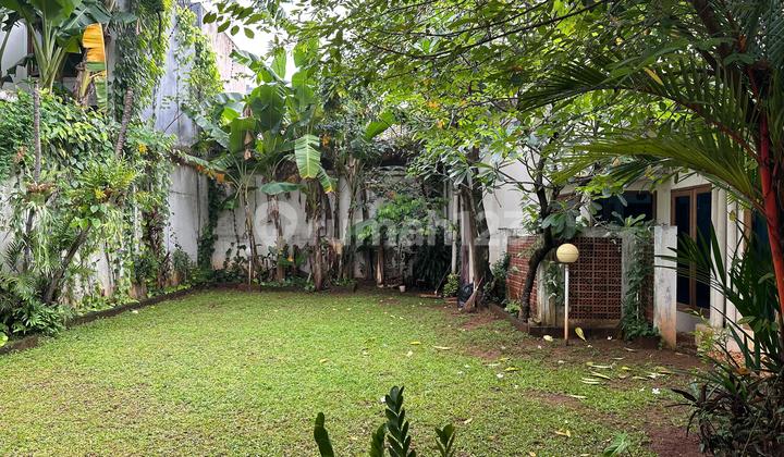 Rumah di Kemang Jual Segera Lokasi Nyaman, Tenang 2