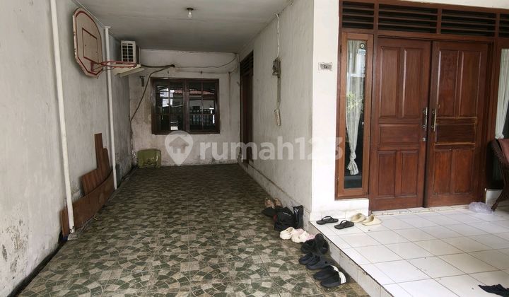 Dijual Rumah Lama Hitung Tanah di Kebayoran Baru
