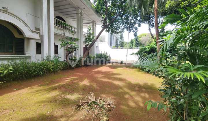 Old House Prime Location in Pondok Indah, South Jakarta