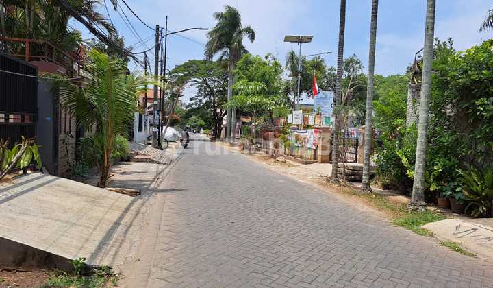 Davy, Rumah Bagus Jalan Lebar Di Cipadu, Tangerang Dijual 