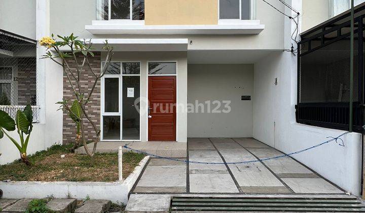 Rumah Minimalis dan Modern di Kota Bandung, 2 Lantai Lokasi Dekat Tol Buah Batu 1