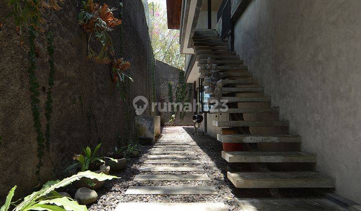 Luxury Villa on Jl Uluwatu ., Badung 600 M With Beach View 2