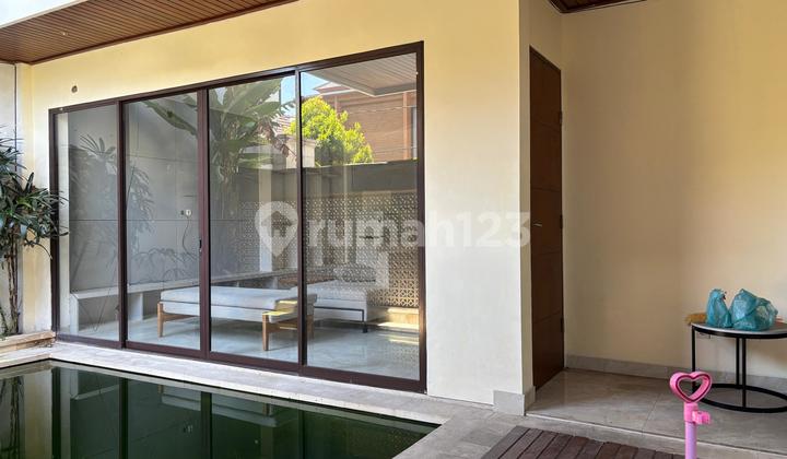 BUC Villa 160 m2 SHM Kerobokan, Badung