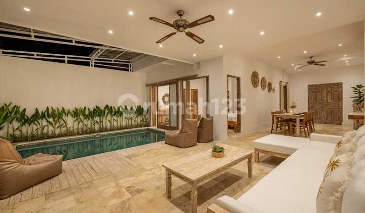 Indah villa 3BR di Semer