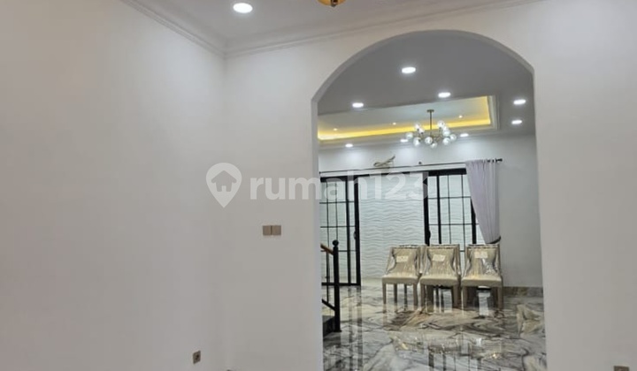 Dijual Rumah Mewah Lux di Alam Sutera Dijual Rumah Mewah Lux di Alam Sutera
